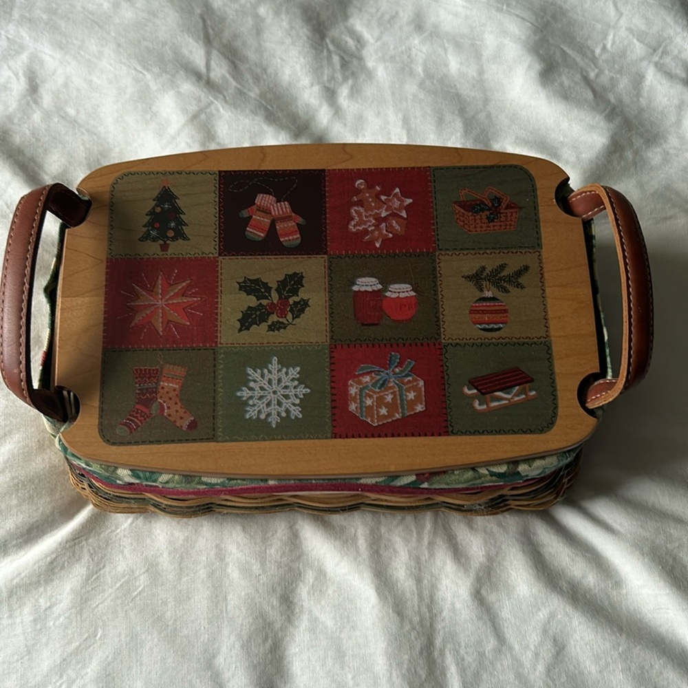 Longaberger Christmas basket with lid